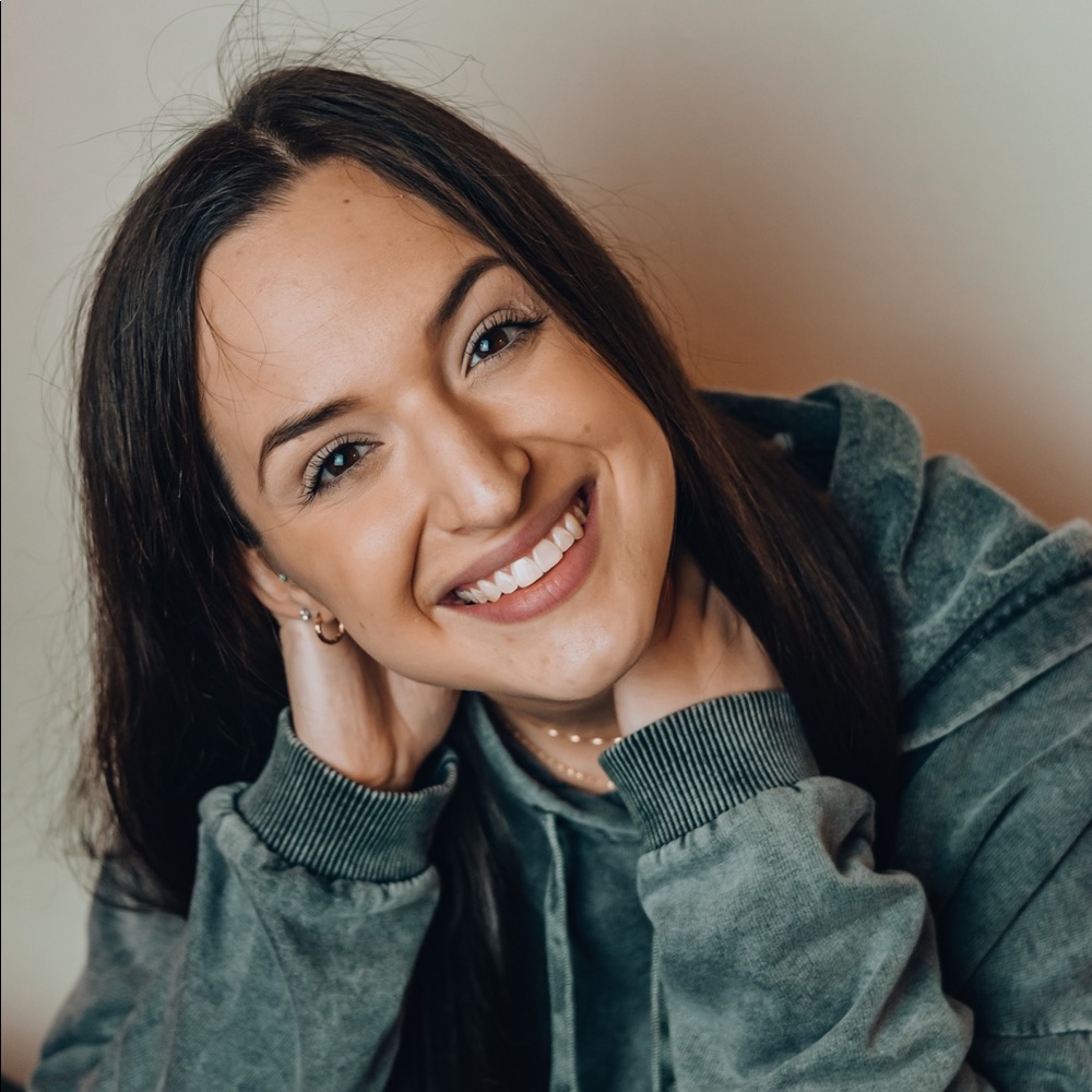 Meet your Posher, Emily